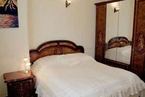 4 間睡房、書桌、隔音、熨斗/熨衫板