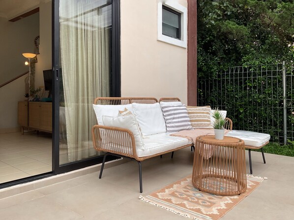 Terrace/patio - 2BR Villa puncak mountain view - 5 minutes to little venice kota bunga (Jawa Barat)