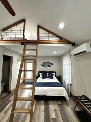 2 bedrooms, free WiFi, bed sheets - Brand new waterfront cabin "C2" (Trinity)