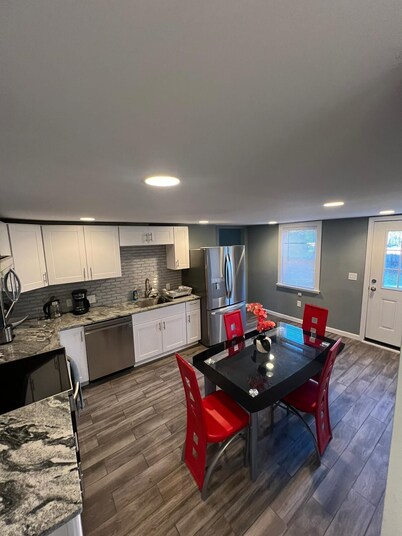 Cozy Gorgeous with a back yard and parking pet friendly on the heart of Waltham 