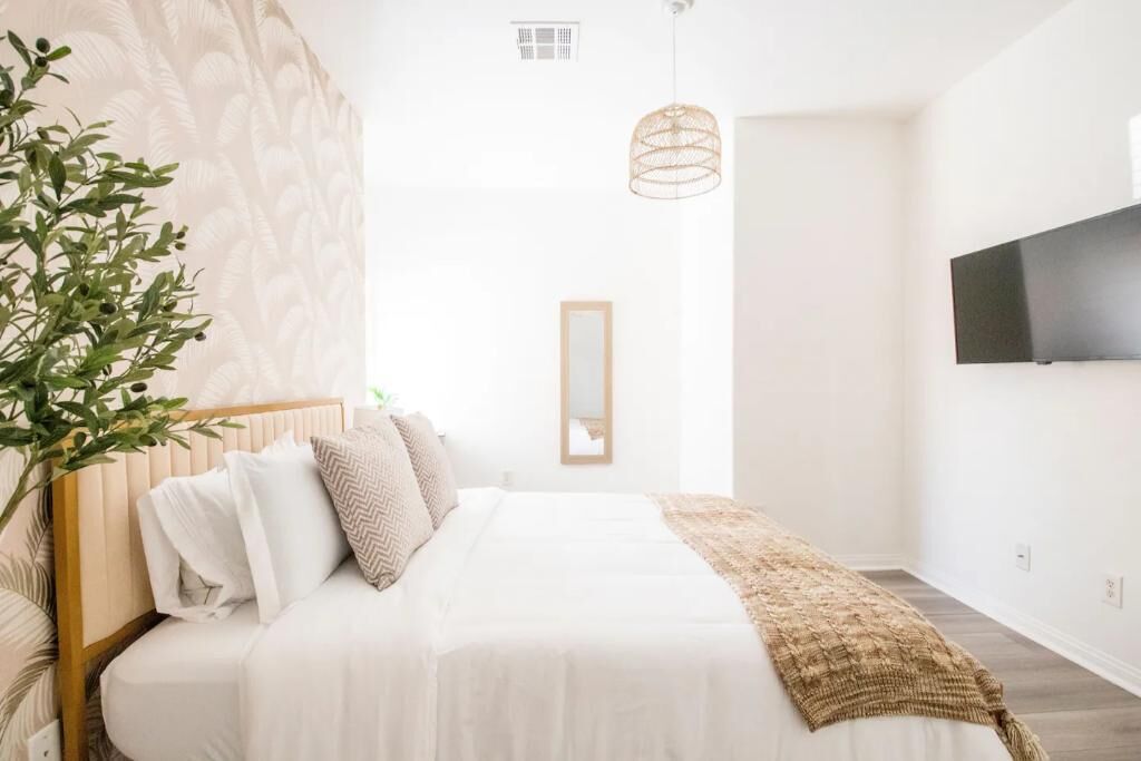 3 室のベッドルーム、アイロン / アイロン台、WiFi、ベッドシーツ