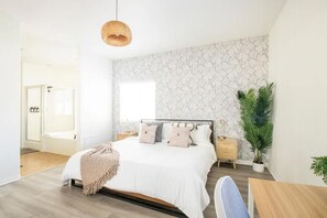 3 soverom, strykejern/-brett, wi-fi og sengetøy