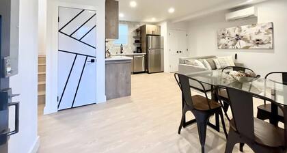 Charming 3BD Cottage with Garage, AC, Fast Wi-Fi