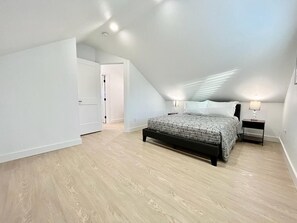 3 soverom, strykejern/-brett, wi-fi og sengetøy