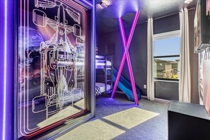 9 chambres, fer et planche à repasser, Wi-Fi, draps fournis