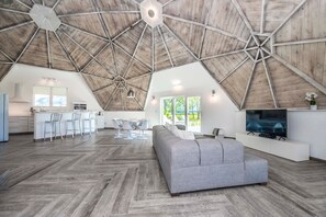 House, Accessible, Smoking