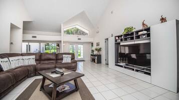 House, Accessible | 2 bedrooms, Internet, bed sheets