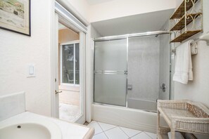 4 bedrooms, Internet - Swiss 30 - Golf Course (Clermont)