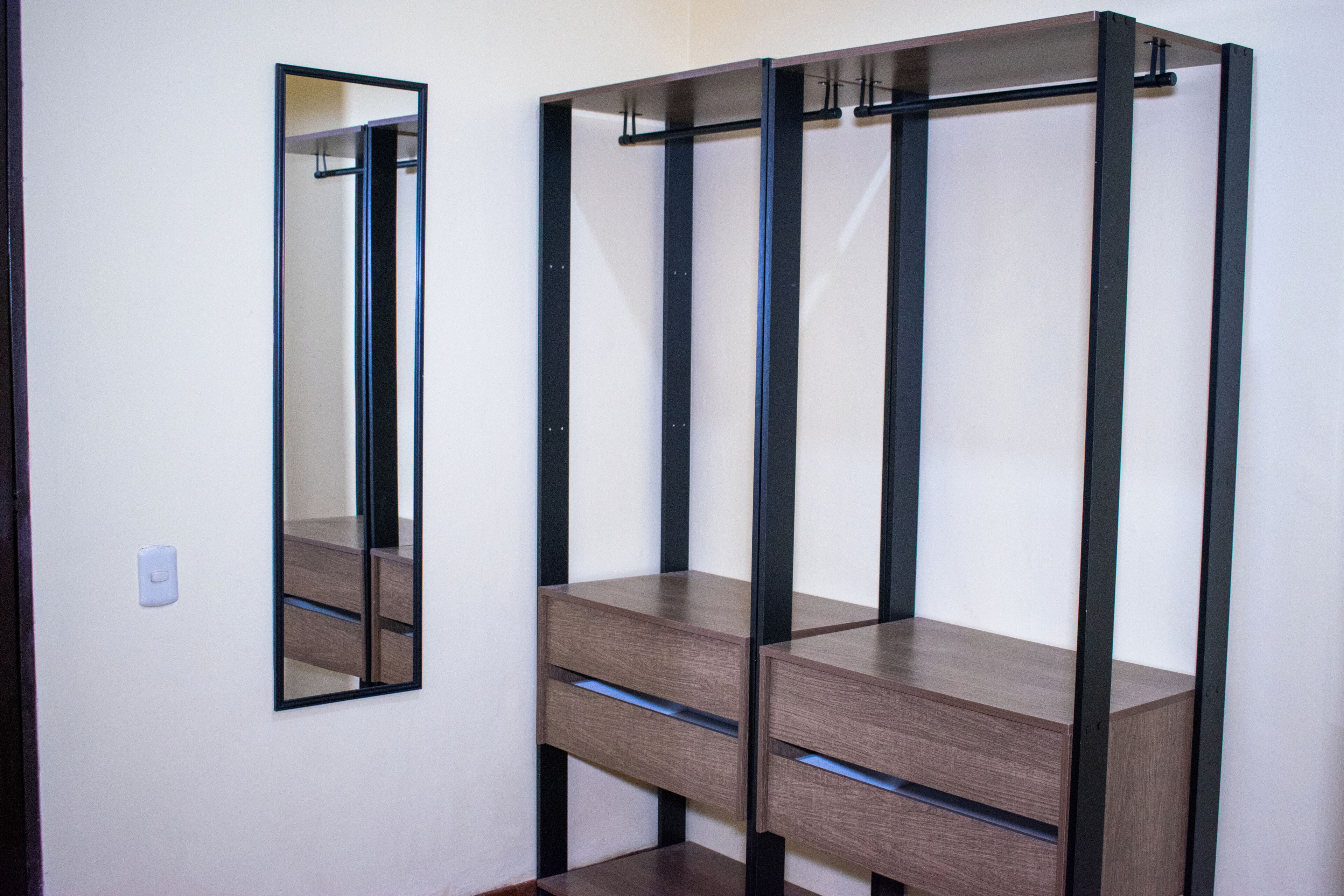 Basic Double Room, Non Smoking, Courtyard View | Wardrobe