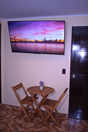 Comfort Double Room, 1 Double Bed, Private Bathroom | Individually furnished, laptop workspace, blackout drapes, soundproofing - Posada Miraflores (Lima)