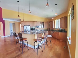 電子レンジ、オーブン、コンロ、食器洗い機