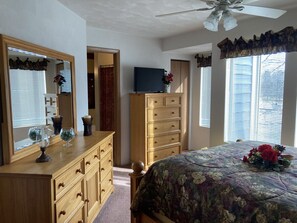 3 Schlafzimmer, Reisekinderbett, kostenloses WLAN, Bettwäsche