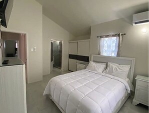 2 habitaciones, tabla de planchar con plancha, wifi y ropa de cama 