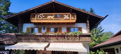 Relaxation on 2 levels; hiking,cycling from the house, skiing in the surrounding