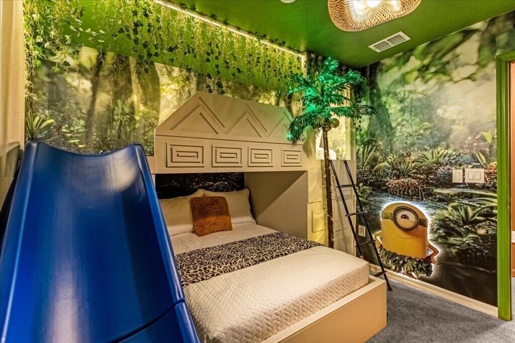 5 bedrooms, travel cot, WiFi, bed sheets