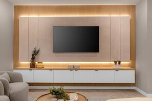 Interior - 5 Bedrooms/ 4.5 Bathrooms/ Windsor Island(4070 LA) (Davenport)