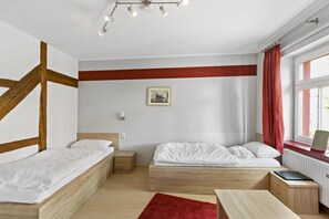 9 dormitorios, escritorio, wifi gratis