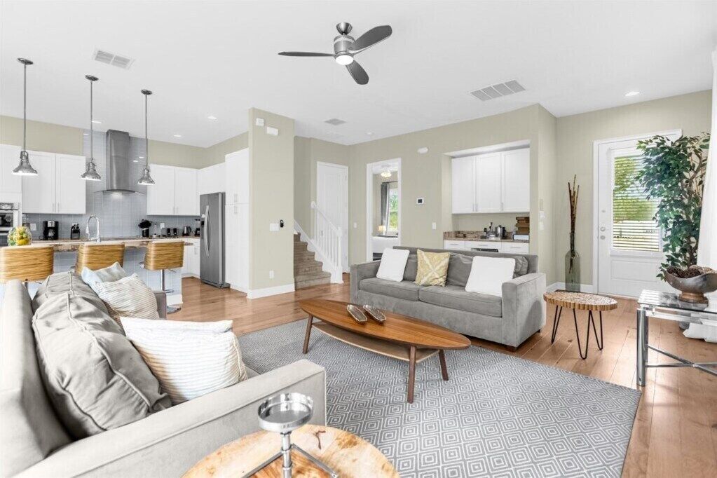 5 Bedrooms/ 5.5 Bathrooms/ Reunion (1492 FC)