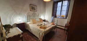 2 Schlafzimmer, Bügeleisen/Bügelbrett, kostenloses WLAN