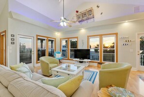 Smart-tv, dvd-afspiller, bøger