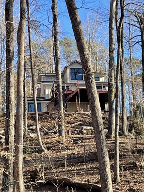 المنشأة من الخارج