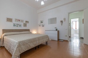 2 bedrooms, iron/ironing board, travel cot, free WiFi - Cosy apartment for 6 guests with WIFI, TV, terrace and panoramic view (Porto Recanati)