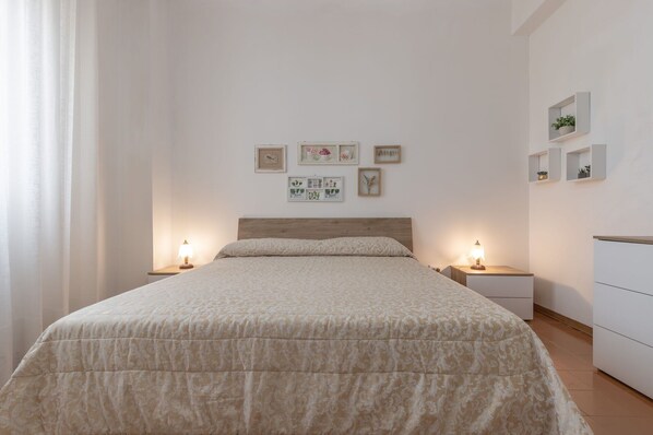 2 soverom, strykejern/-brett, reiseseng for barn og wi-fi (inkludert)