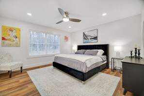3 bedrooms, iron/ironing board, free WiFi, bed sheets - Family Friendly Cozy Lake Front Home Newly Constructed With All the Amenities! (Pocono Lake)