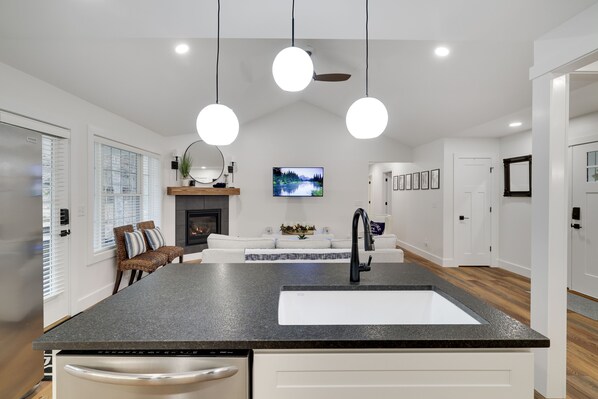 Interior - Family Friendly Cozy Lake Front Home Newly Constructed With All the Amenities! (Pocono Lake)