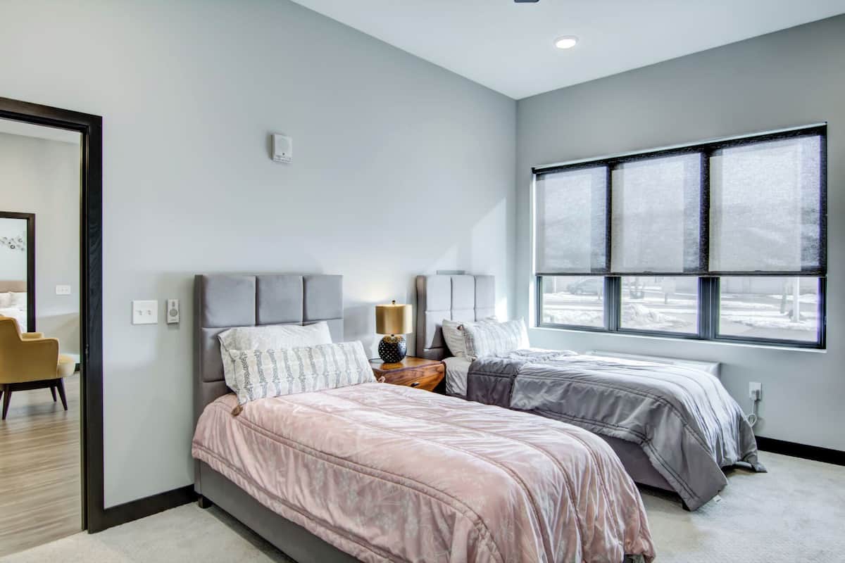 Appartement familial | Couette en duvet, lit avec matelas en mousse à mémoire, bureau