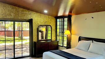 Family Cabin | Iron/ironing board, free WiFi, bed sheets