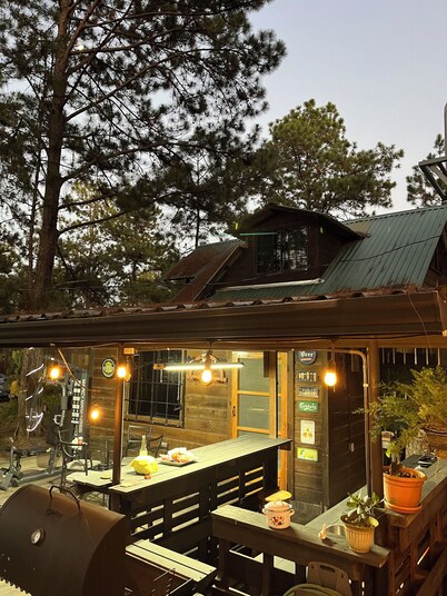 Pine Scape Lodge | Jacuzzi | BBQ | Pool | Mango Hosting