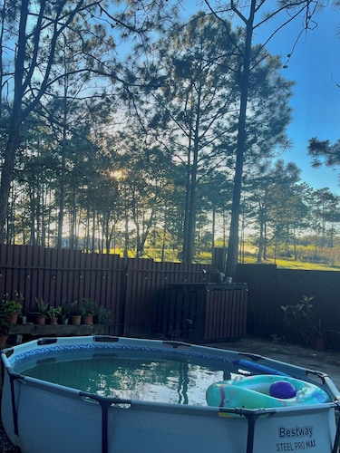 Pine Scape Lodge | Jacuzzi | BBQ | Pool | Mango Hosting