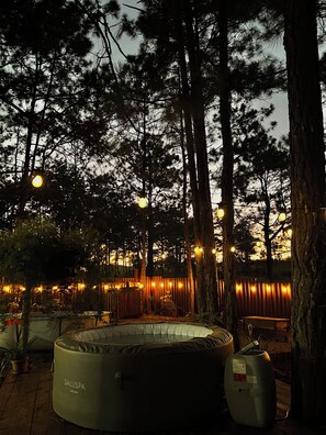 Terrace/patio - Pine Scape Lodge | Jacuzzi | BBQ | Pool | Mango Hosting (Siguatepeque)