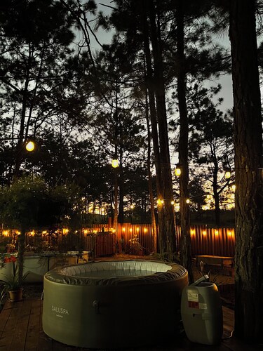 Pine Scape Lodge | Jacuzzi | BBQ | Pool | Mango Hosting