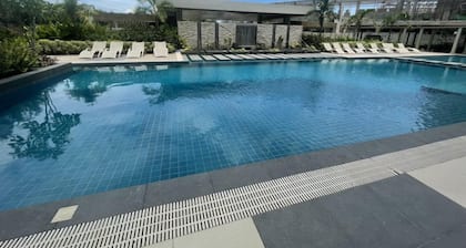 Lux 1BDM Exec Condo w Balcony, Mesavirre Bacolod