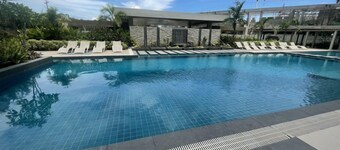 Mesavirre Bacolod | Elegantly Furnished 1BDM w/ Balcony @ LOPEZ LUX.