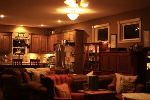Interior - Weston Home perfectly located. Walk from the house and explore town! (Weston)