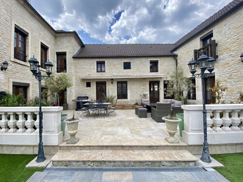 Maison en Pierre Dans un Cadre Idyllique - Piscine - 30 Couchages