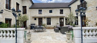 Maison en Pierre Dans un Cadre Idyllique - Piscine - 30 Couchages