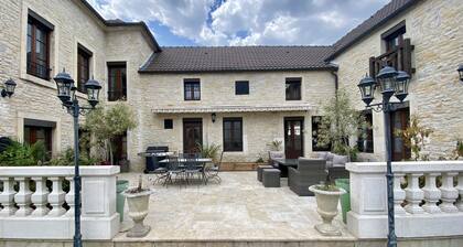 Maison en Pierre Dans un Cadre Idyllique - Piscine - 30 Couchages