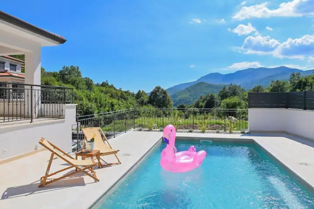 Ulkouima-allas, lämmitetty uima-allas