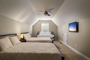 4 bedrooms, WiFi, bed sheets