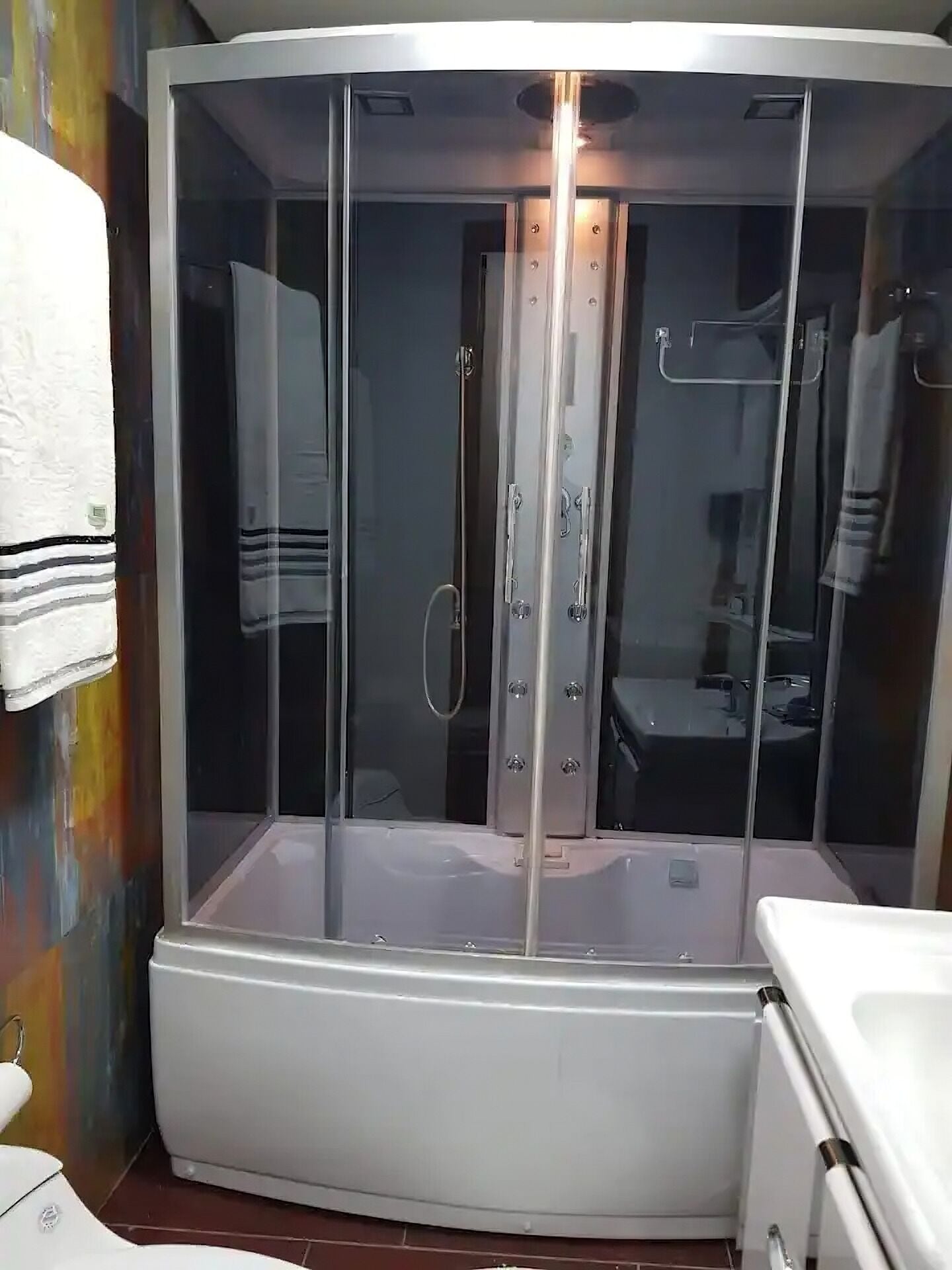 Towels, soap, shampoo, toilet paper