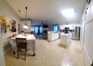 Dining - Near AT&T Stad., Globe Life, 6Flags, 4BDRM! (Dallas)