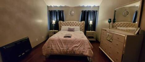 4 bedrooms, WiFi, bed sheets