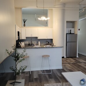 Fridge, microwave, oven, stovetop - Downtown Indy Lucas Oil- Conv Center Skywalk #2 (Indianapolis)