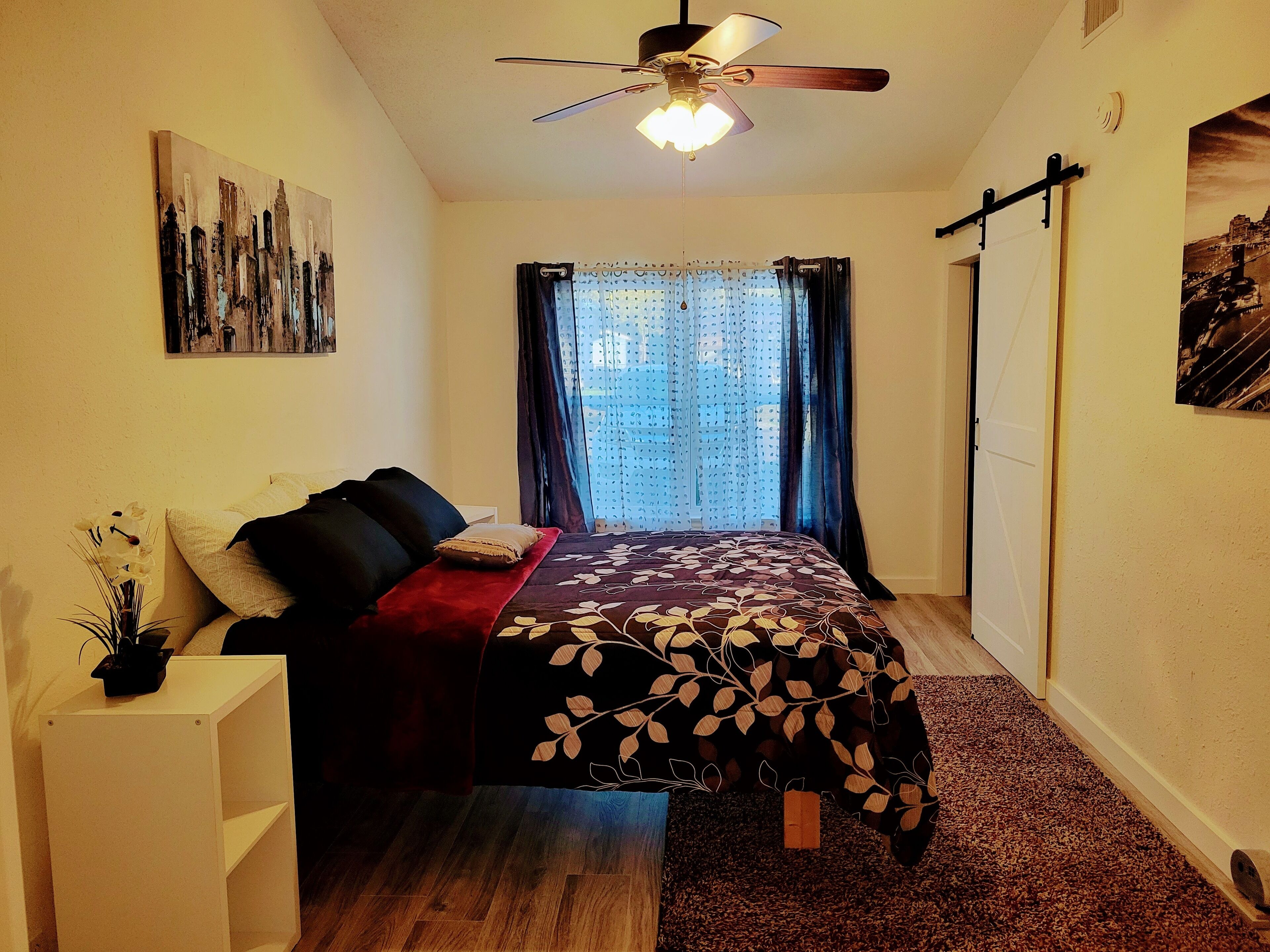 Beautiful, Quiet & Comfy Home ~ 4 Paws 🐾 Friendly 🐾 ~ Near Sea World & LAFB !