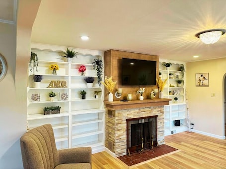Interior. Cozy Riverside View House