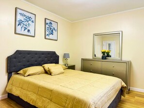 3 bedrooms, iron/ironing board, WiFi, bed sheets
